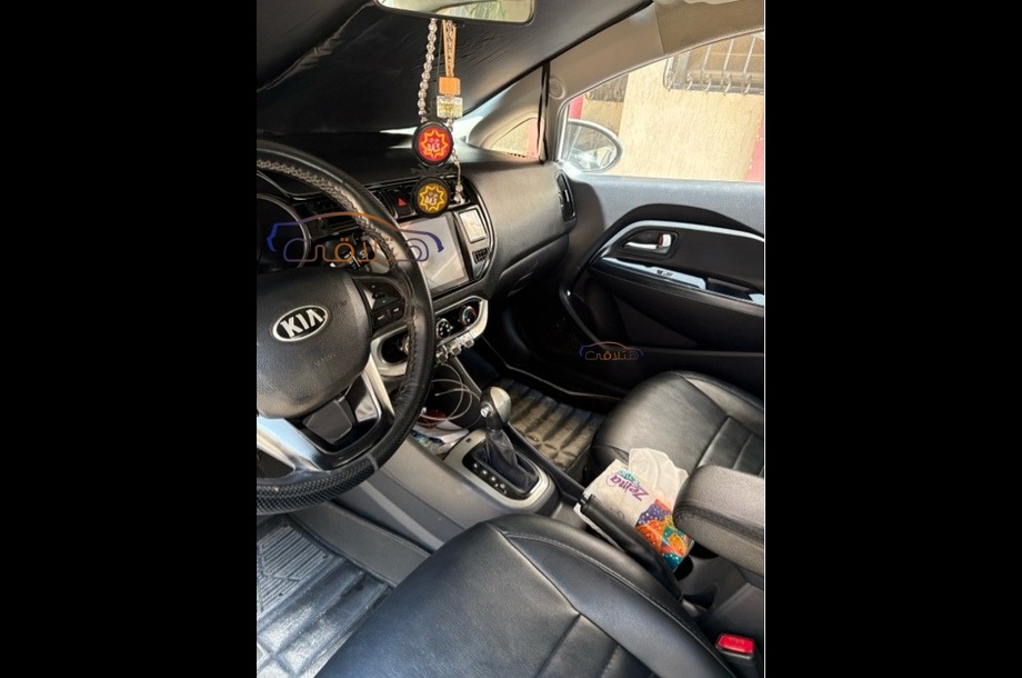 Rio Kia أبيض