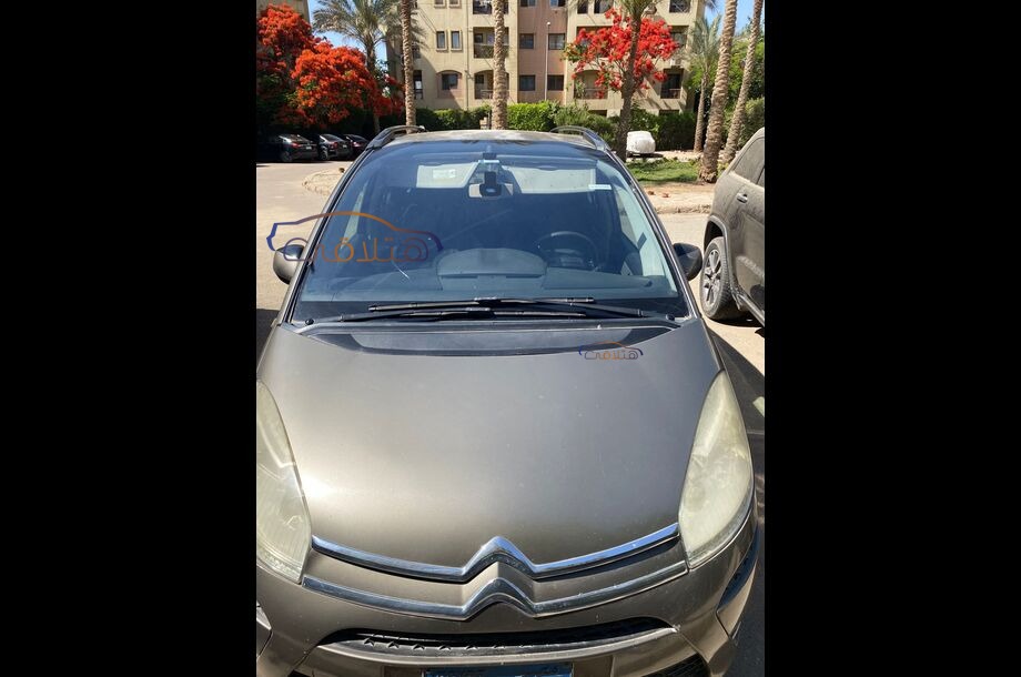 C4 Grand Picasso Citroën ذهبي