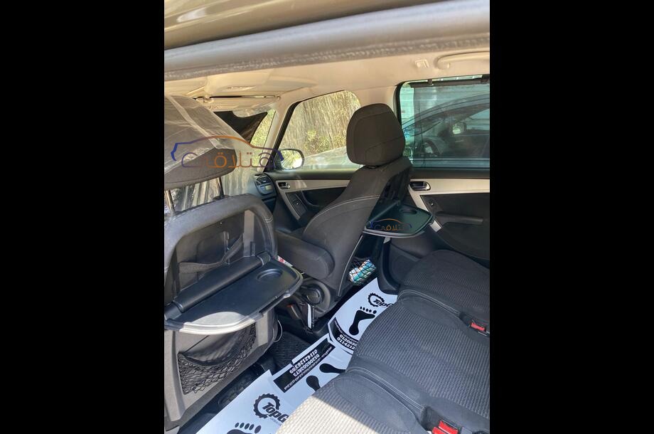 C4 Grand Picasso Citroën ذهبي