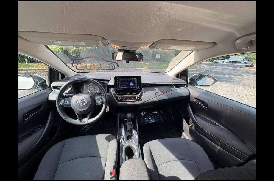 Corolla Toyota أبيض