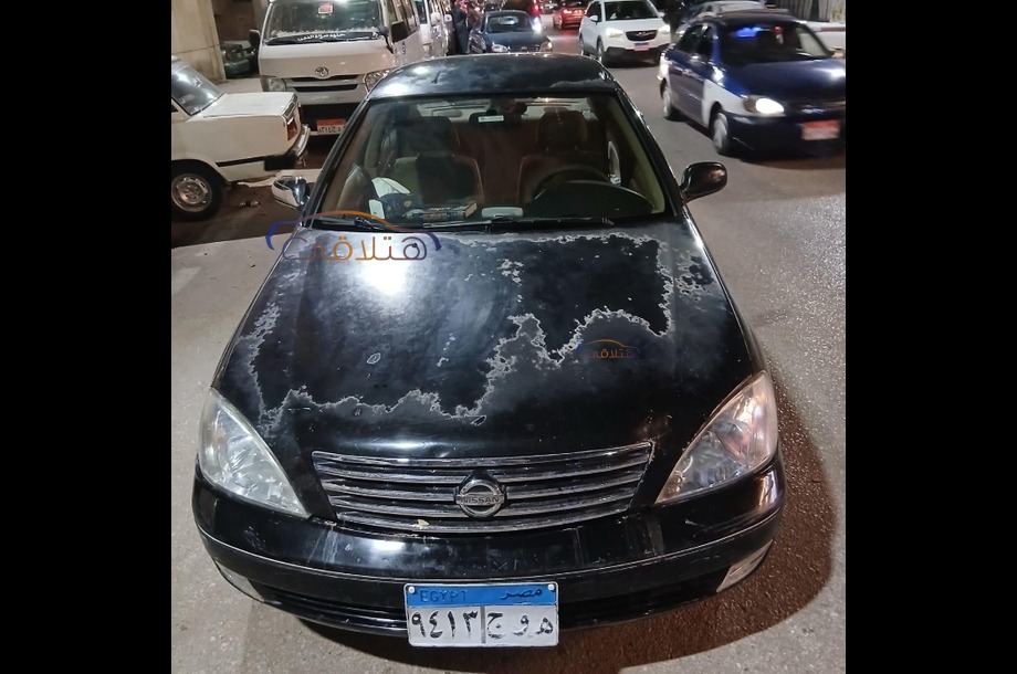 Sunny Nissan أسود