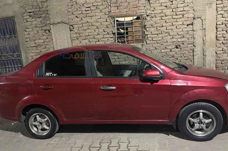 Aveo Chevrolet احمر