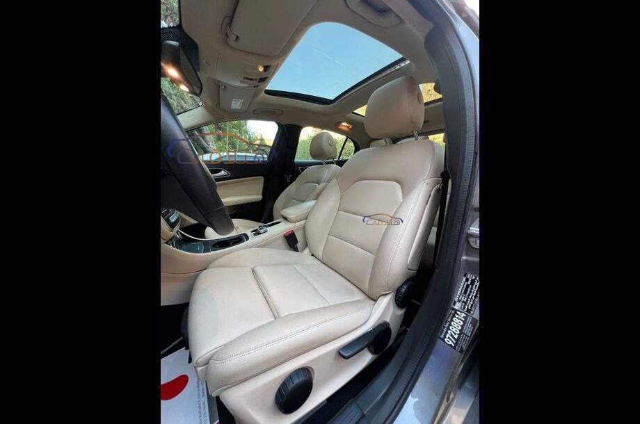 GLA 200 Mercedes Gray