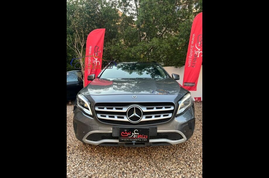 GLA 200 Mercedes Gray