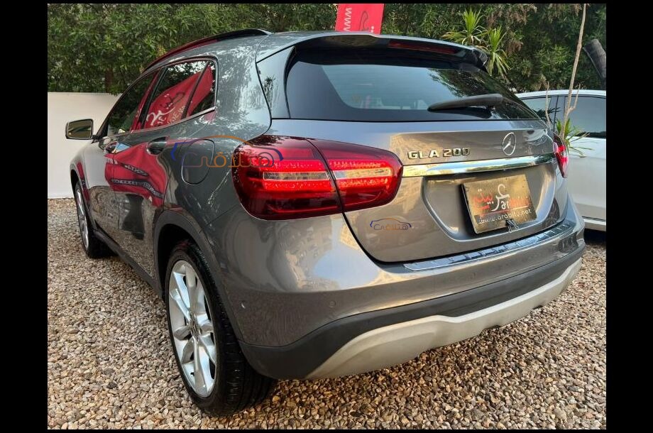GLA 200 Mercedes Gray
