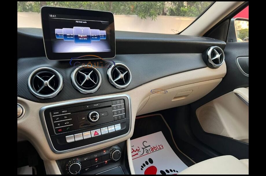 GLA 200 Mercedes Gray