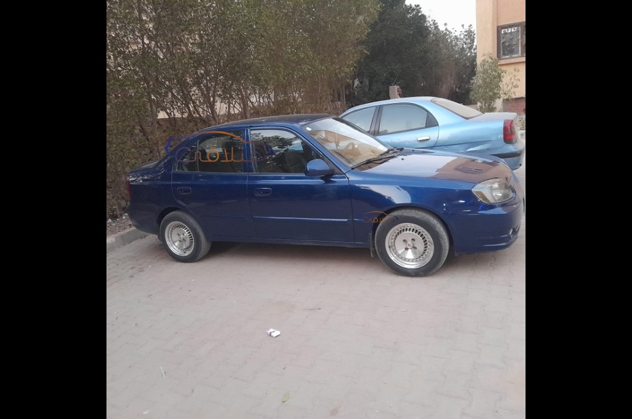 Verna Hyundai أزرق