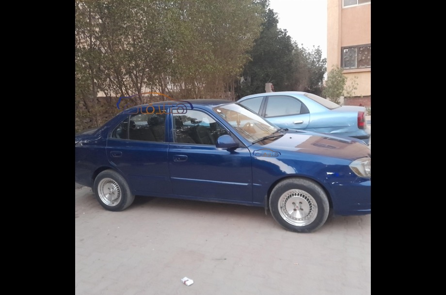Verna Hyundai أزرق
