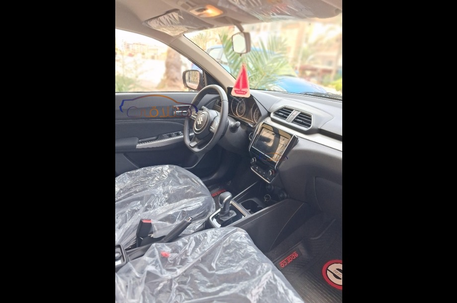 Dzire Suzuki احمر