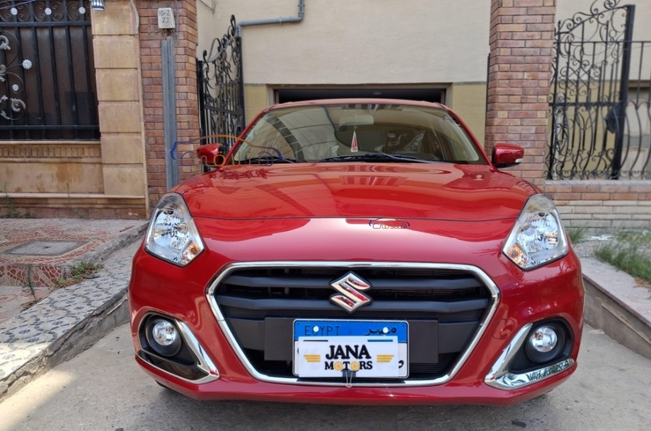Dzire Suzuki احمر