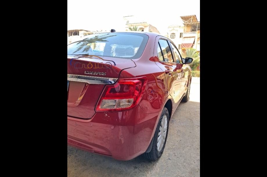 Dzire Suzuki احمر