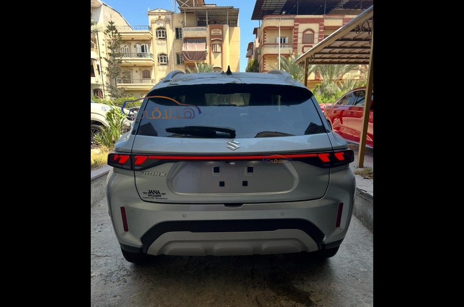Fronx Suzuki فضي