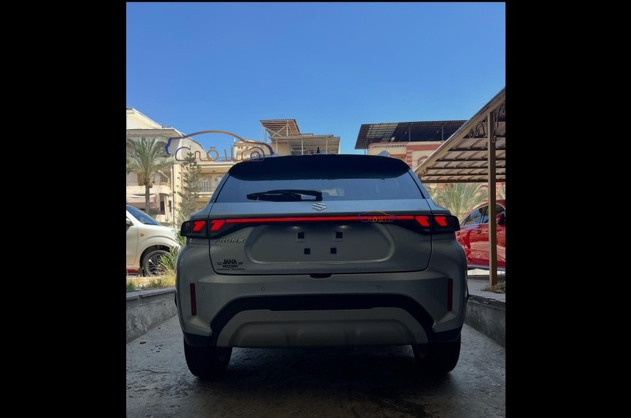 Fronx Suzuki فضي