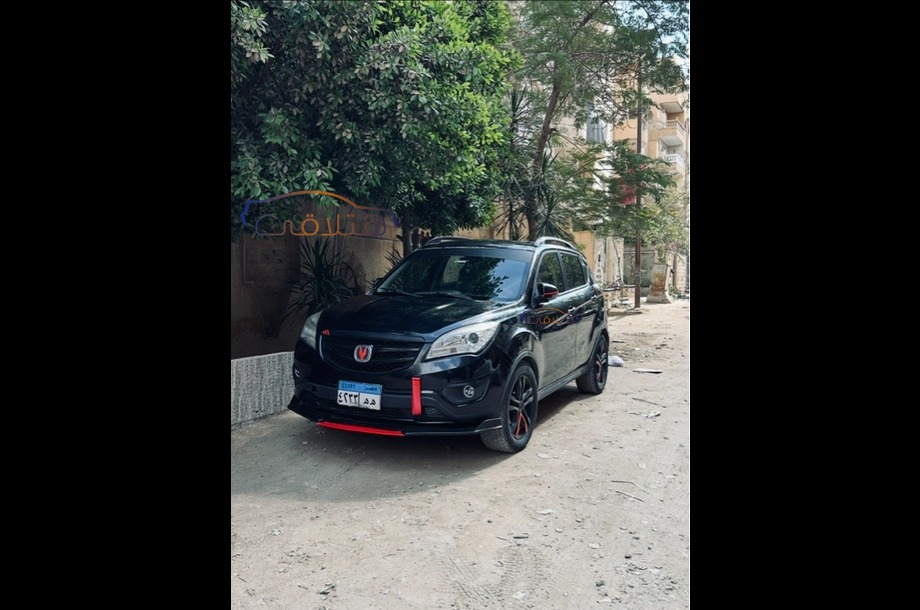 CS 35 Changan أسود