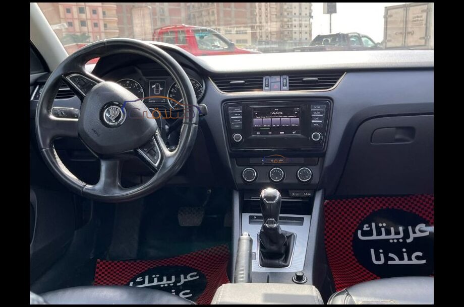 Octavia Skoda أسود