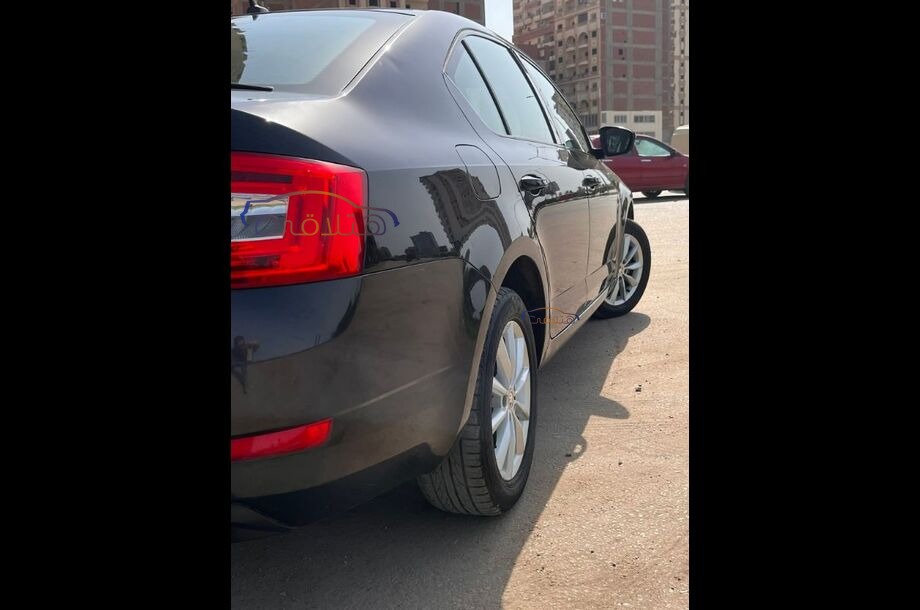 Octavia Skoda أسود