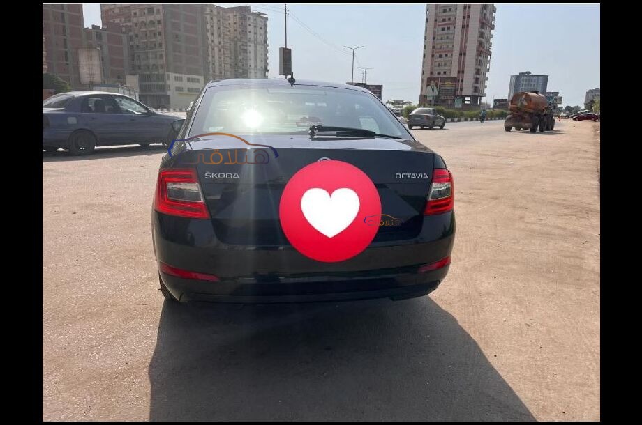 Octavia Skoda أسود