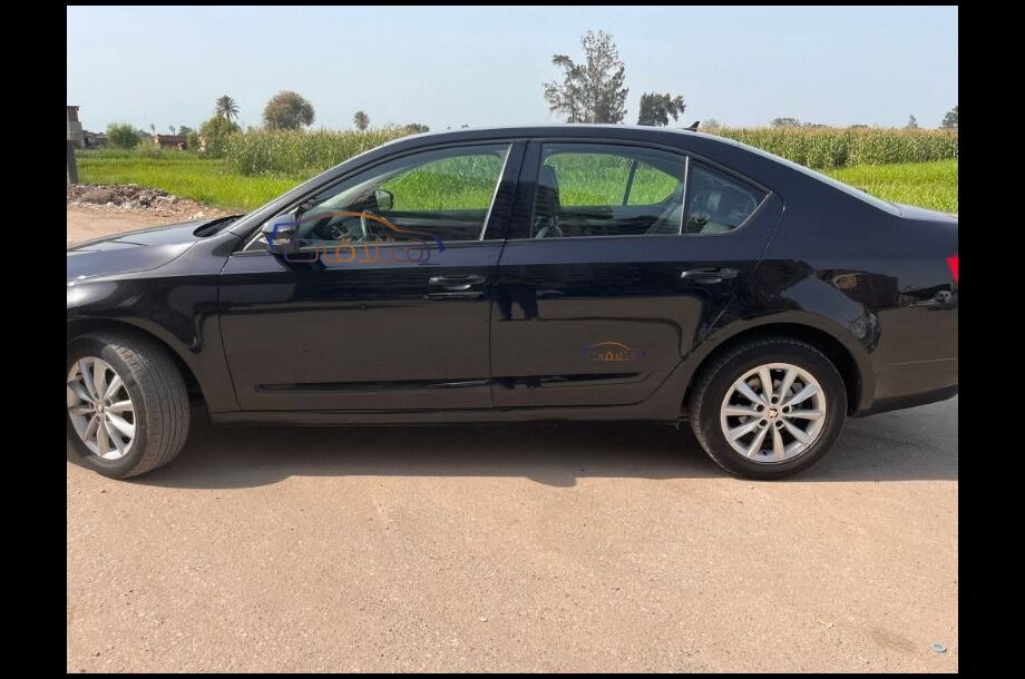 Octavia Skoda أسود
