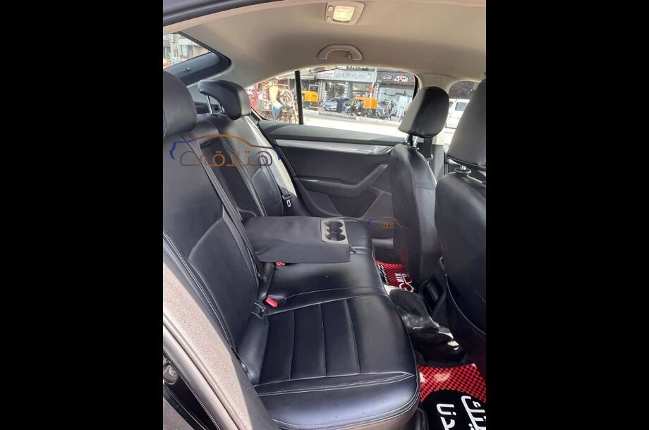 Octavia Skoda أسود