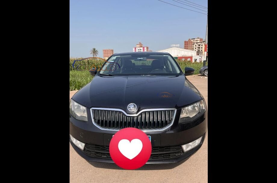 Octavia Skoda أسود