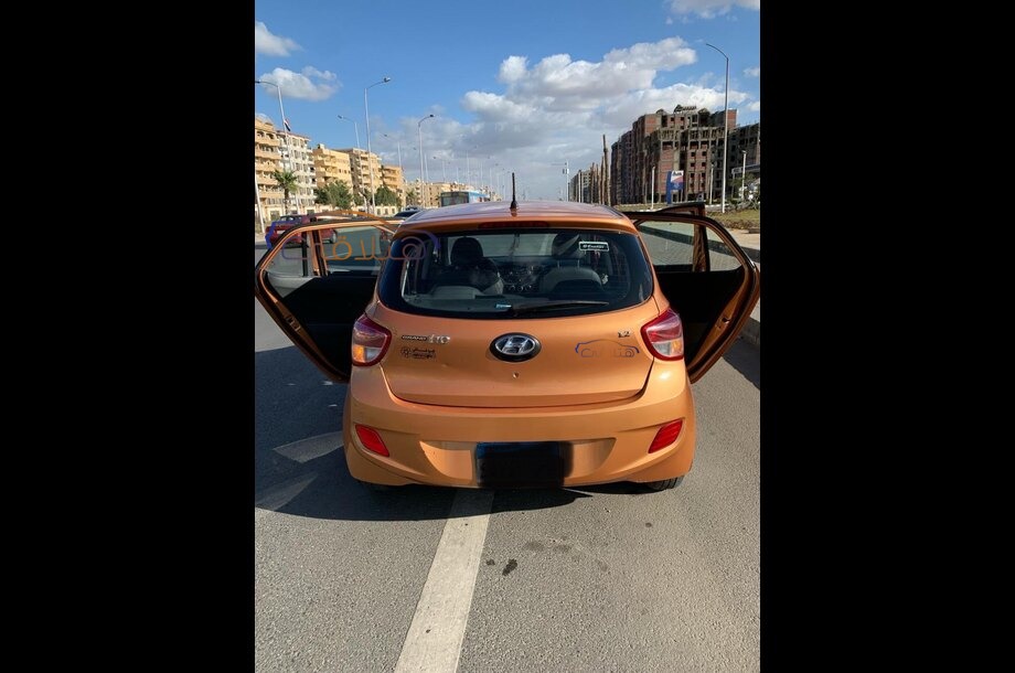 Grand i10 Hyundai Gold