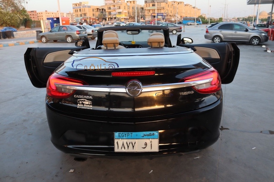 Cascada Opel أسود