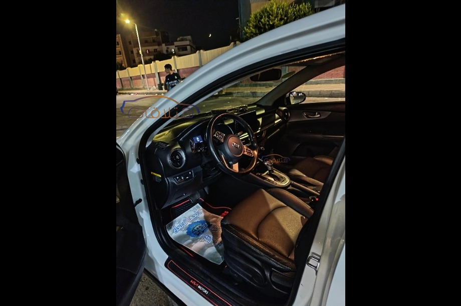 K3 Kia أبيض