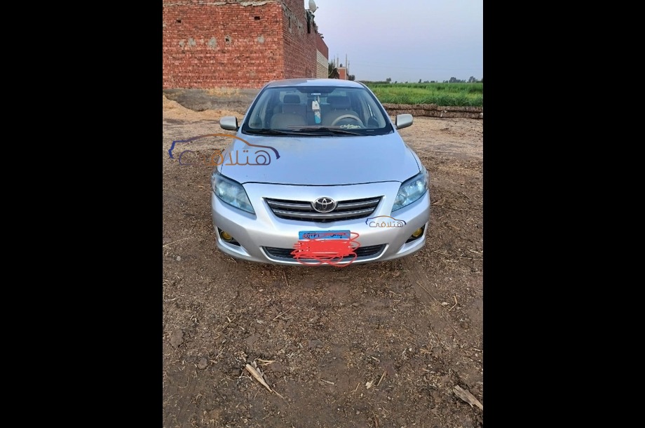 Corolla Toyota فضي