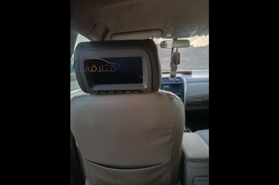 Corolla Toyota فضي