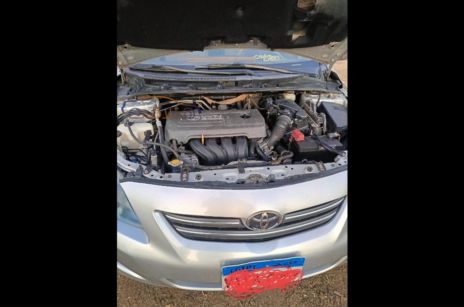 Corolla Toyota فضي