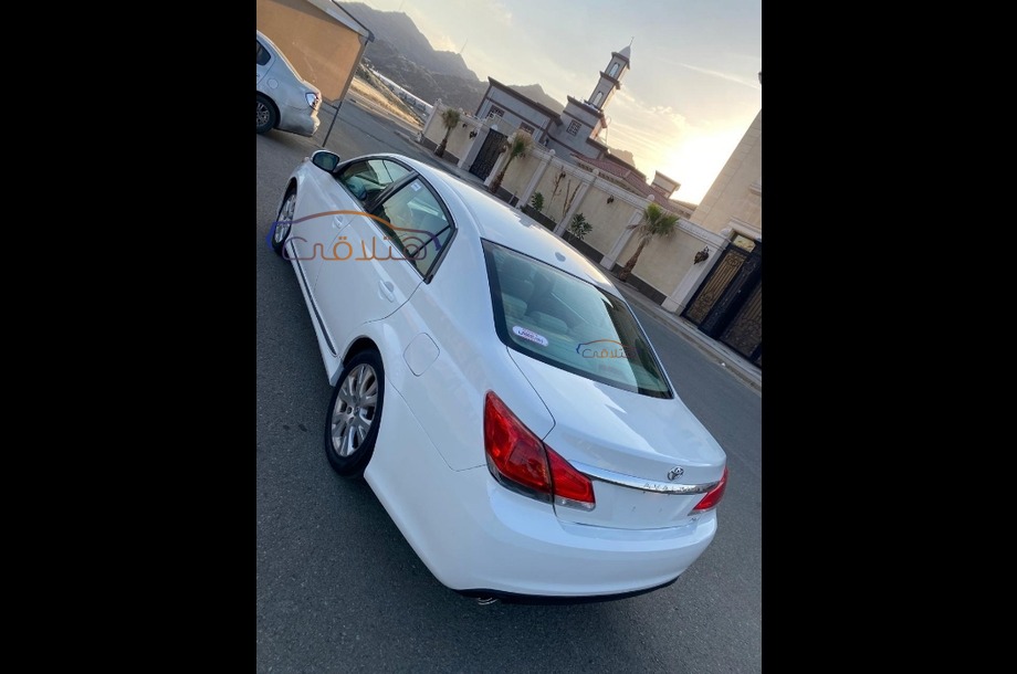 Avalon Toyota White