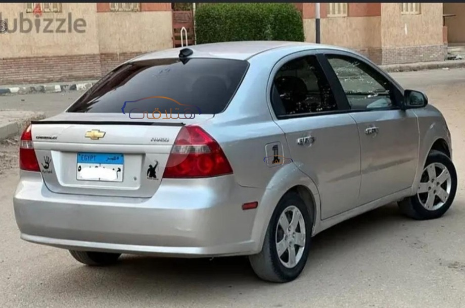 Aveo Chevrolet فضي