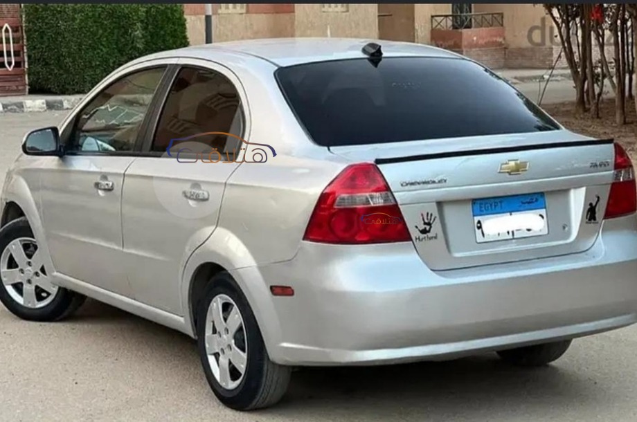 Aveo Chevrolet فضي