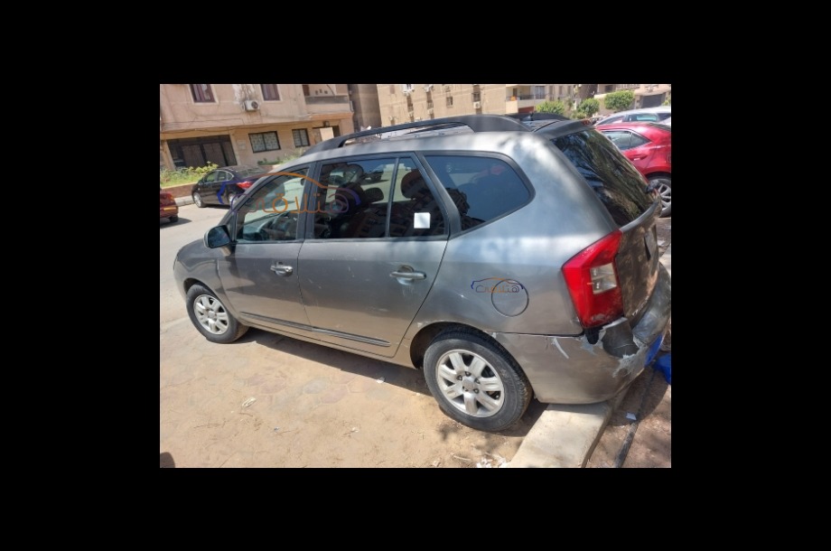 Carens Kia فيراني