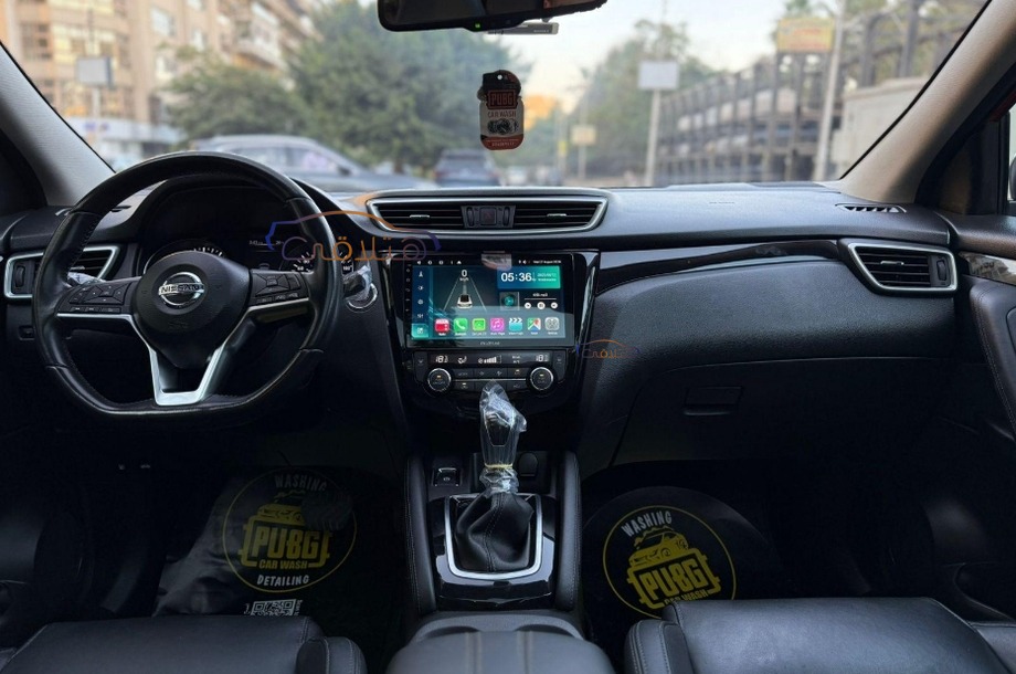 Qashqai Nissan احمر