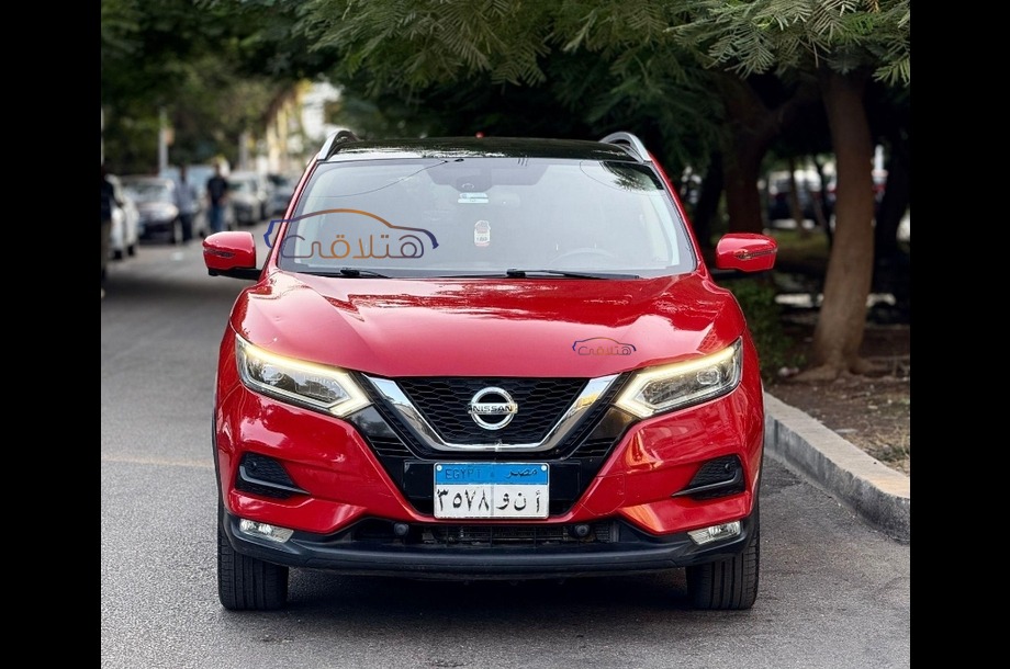 Qashqai Nissan احمر