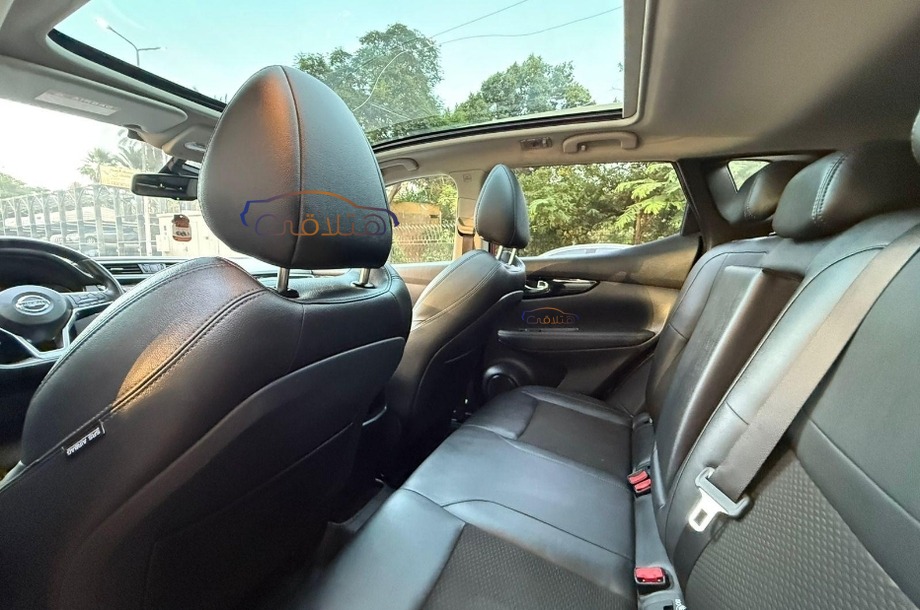 Qashqai Nissan احمر