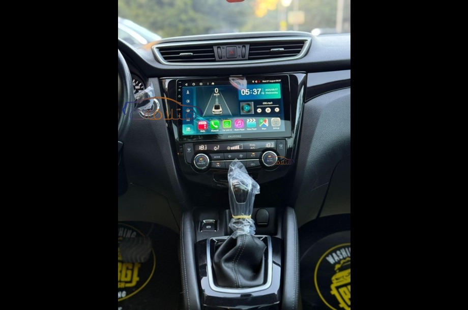 Qashqai Nissan احمر