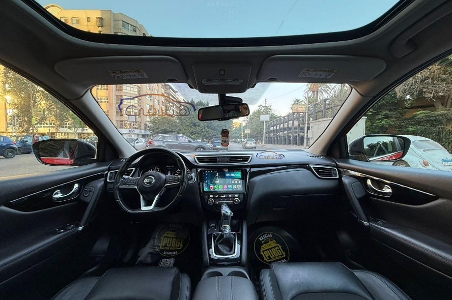 Qashqai Nissan احمر