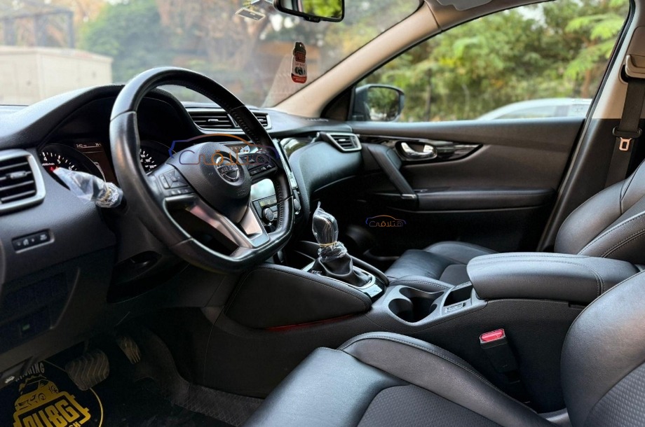 Qashqai Nissan احمر