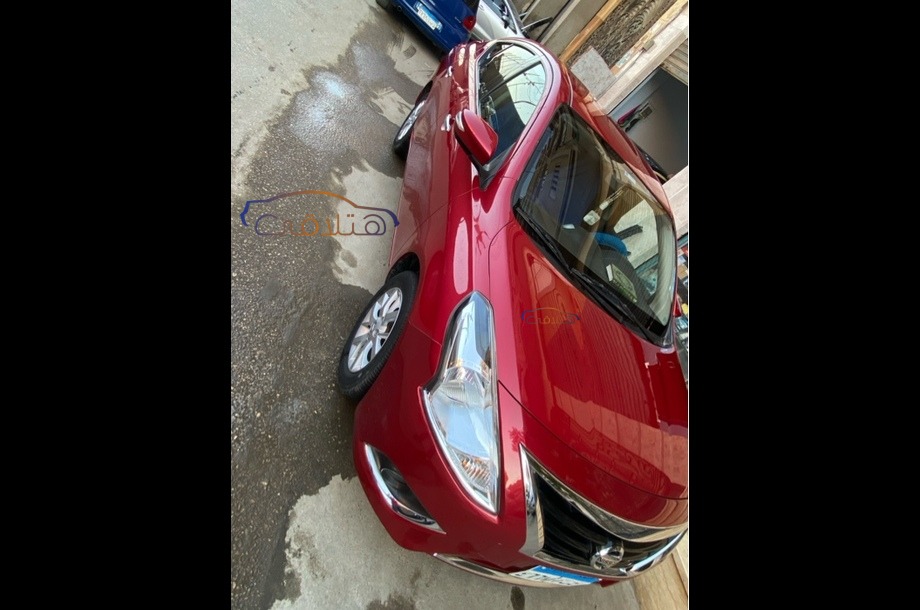 Sunny Nissan احمر