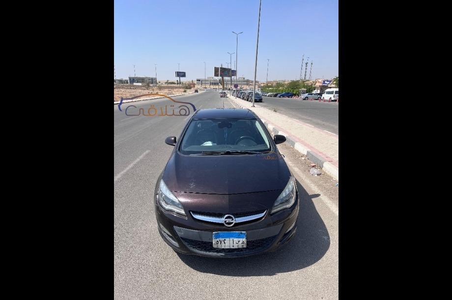 Astra Opel بني