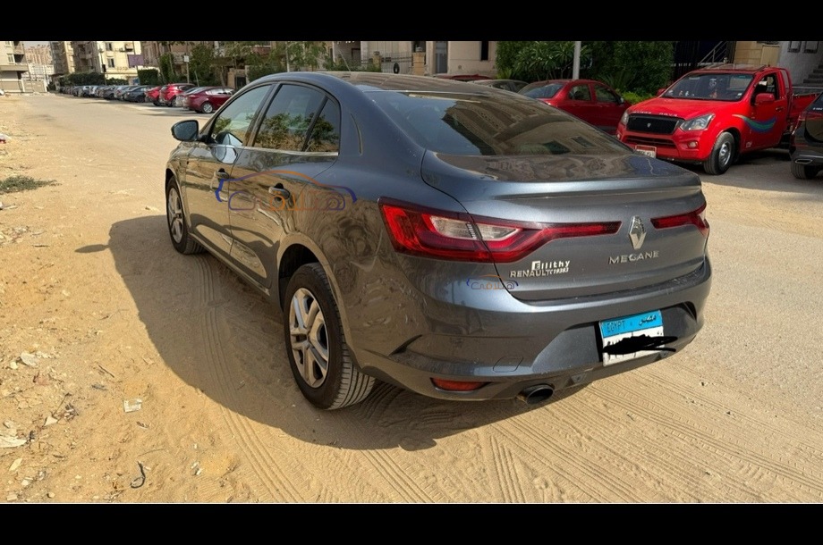 Megane Renault أزرق