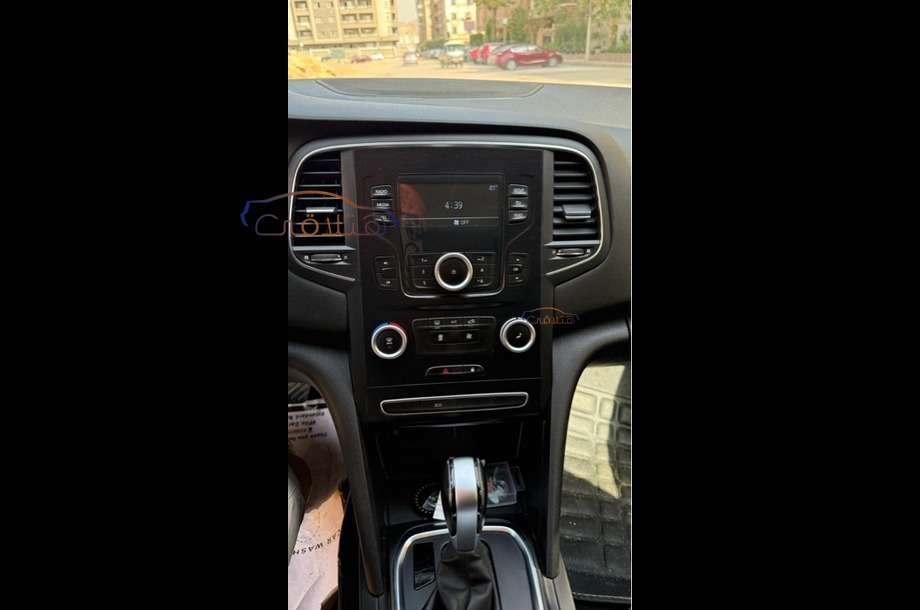 Megane Renault أزرق