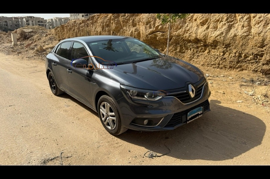 Megane Renault أزرق