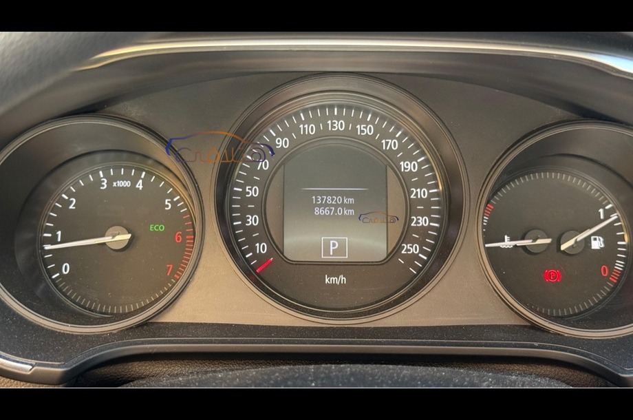 Megane Renault أزرق