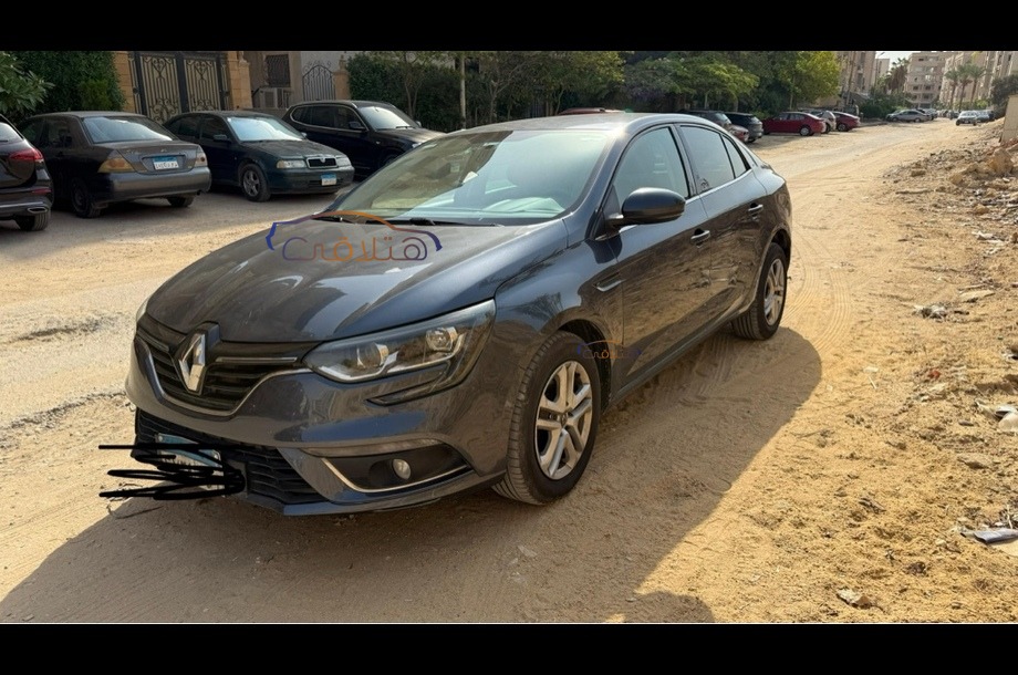 Megane Renault أزرق