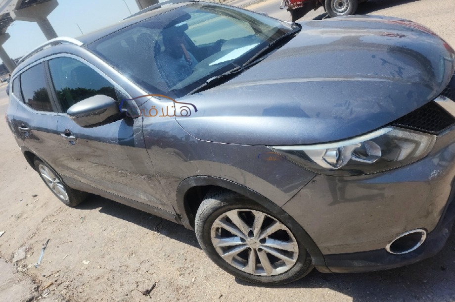 Qashqai Nissan Dark grey