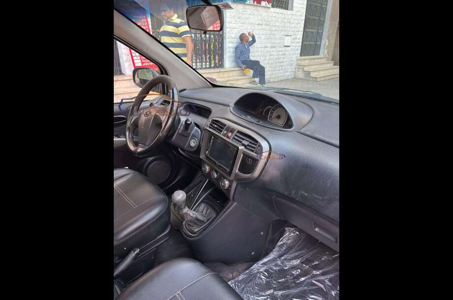 Matrix Hyundai أسود