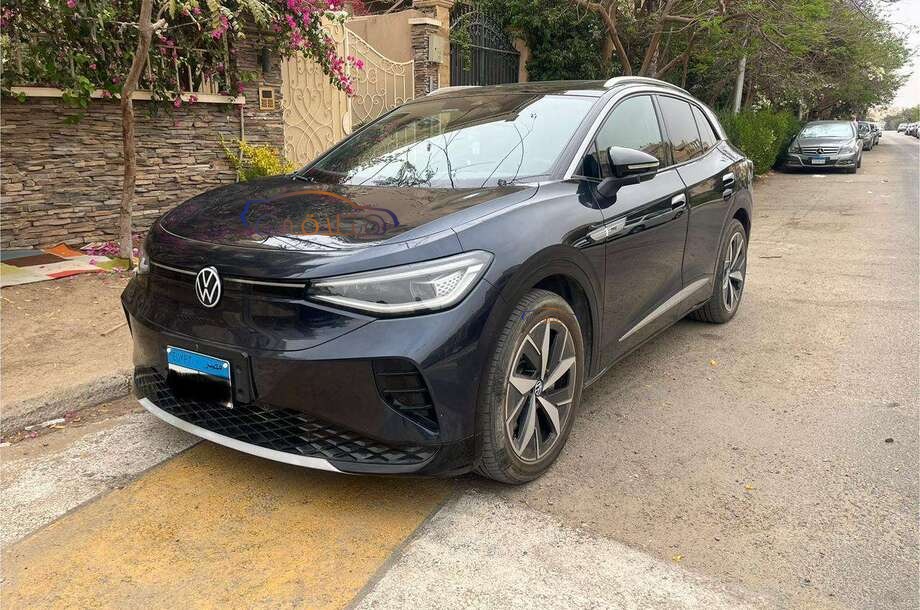 ID 4 Volkswagen الأزرق الداكن